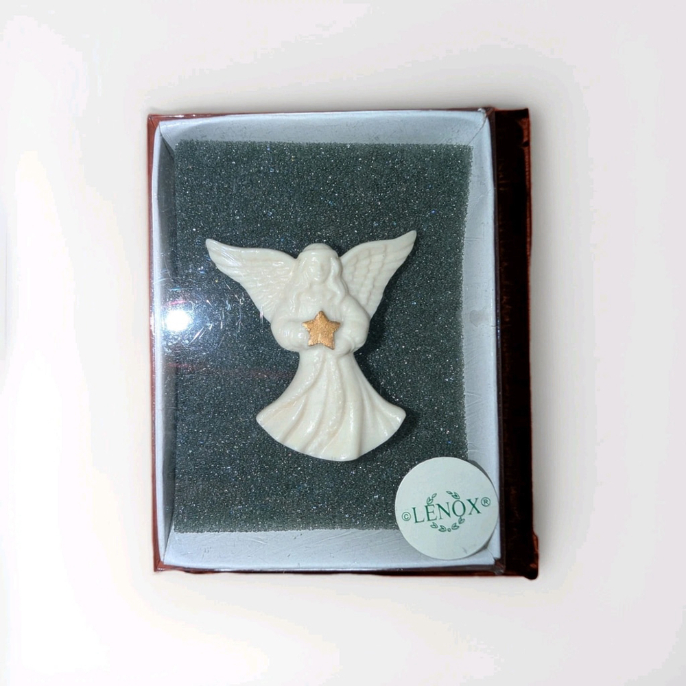 Lenox White Procelain Angel With Star Brooch Pin in box - Picture 3 of 4